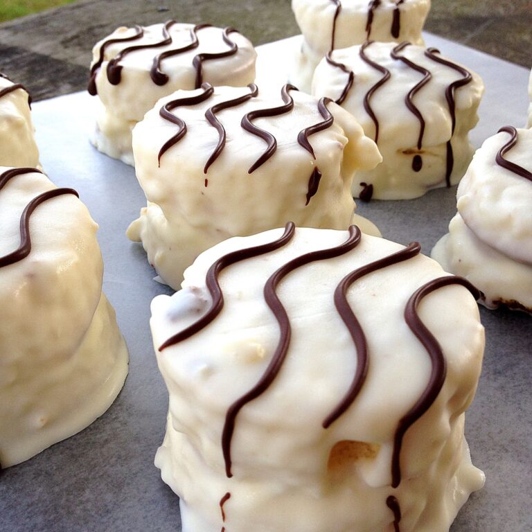 Read more about the article Homemade Zebra Cakes